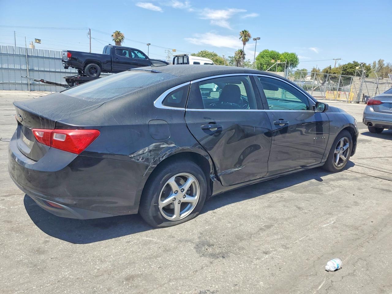 2017 Chevrolet Malibu 4D (New) - zdjęcie 3
