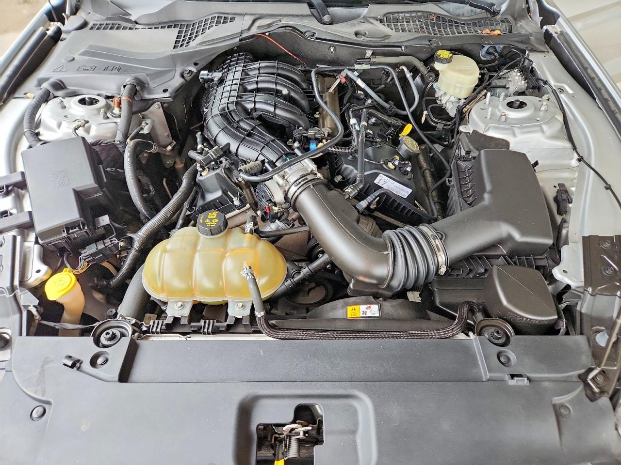 2017 Ford Mustang - zdjęcie 11