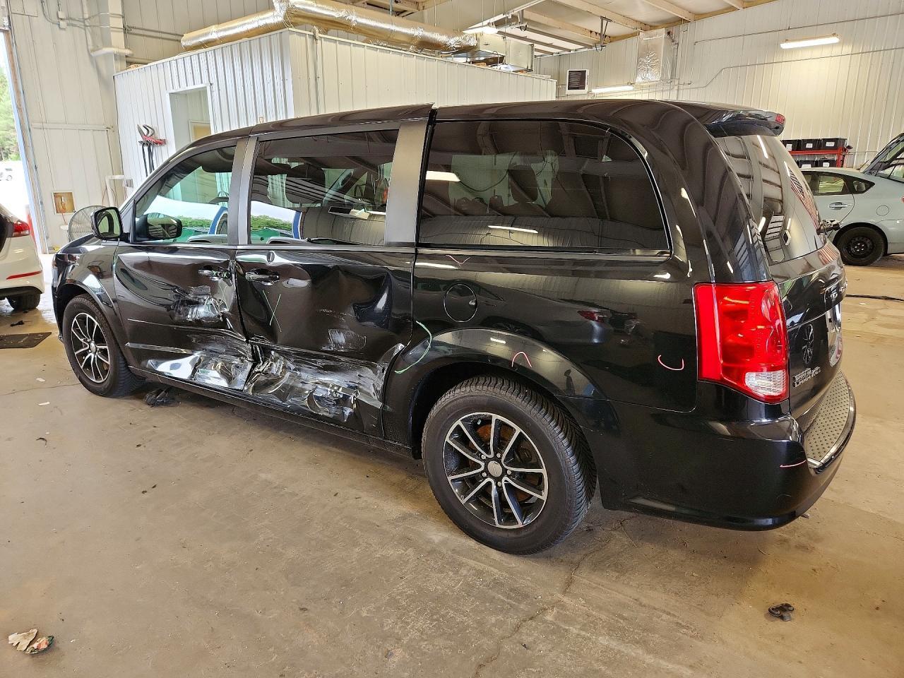 2016 Dodge Grand Caravan Se - zdjęcie 2