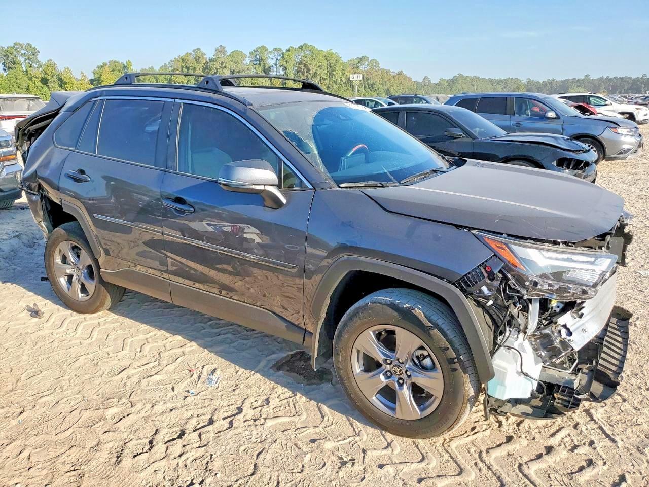 2025 Toyota Rav4 Xle - zdjęcie 4