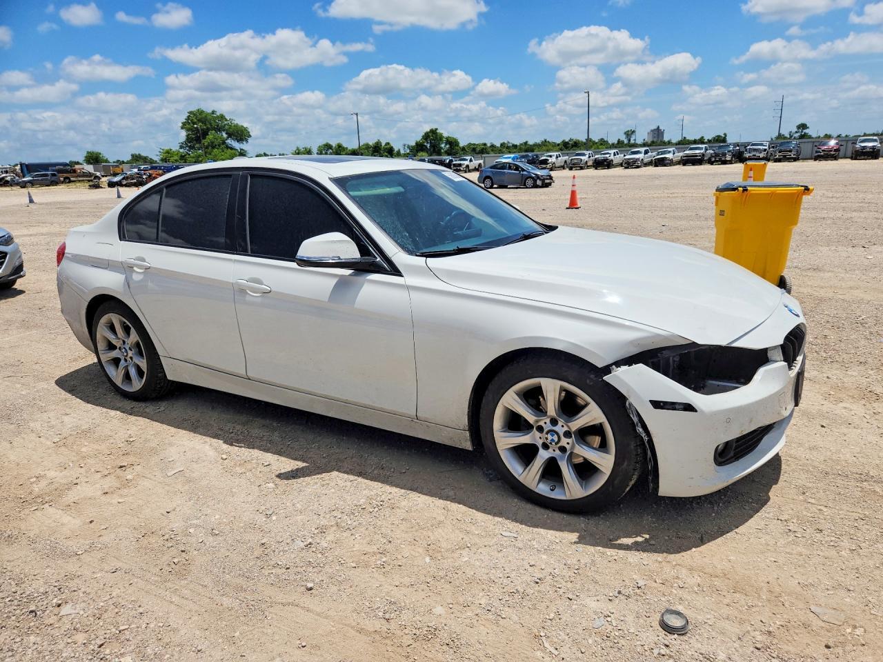 2015 BMW 320 I - zdjęcie 4