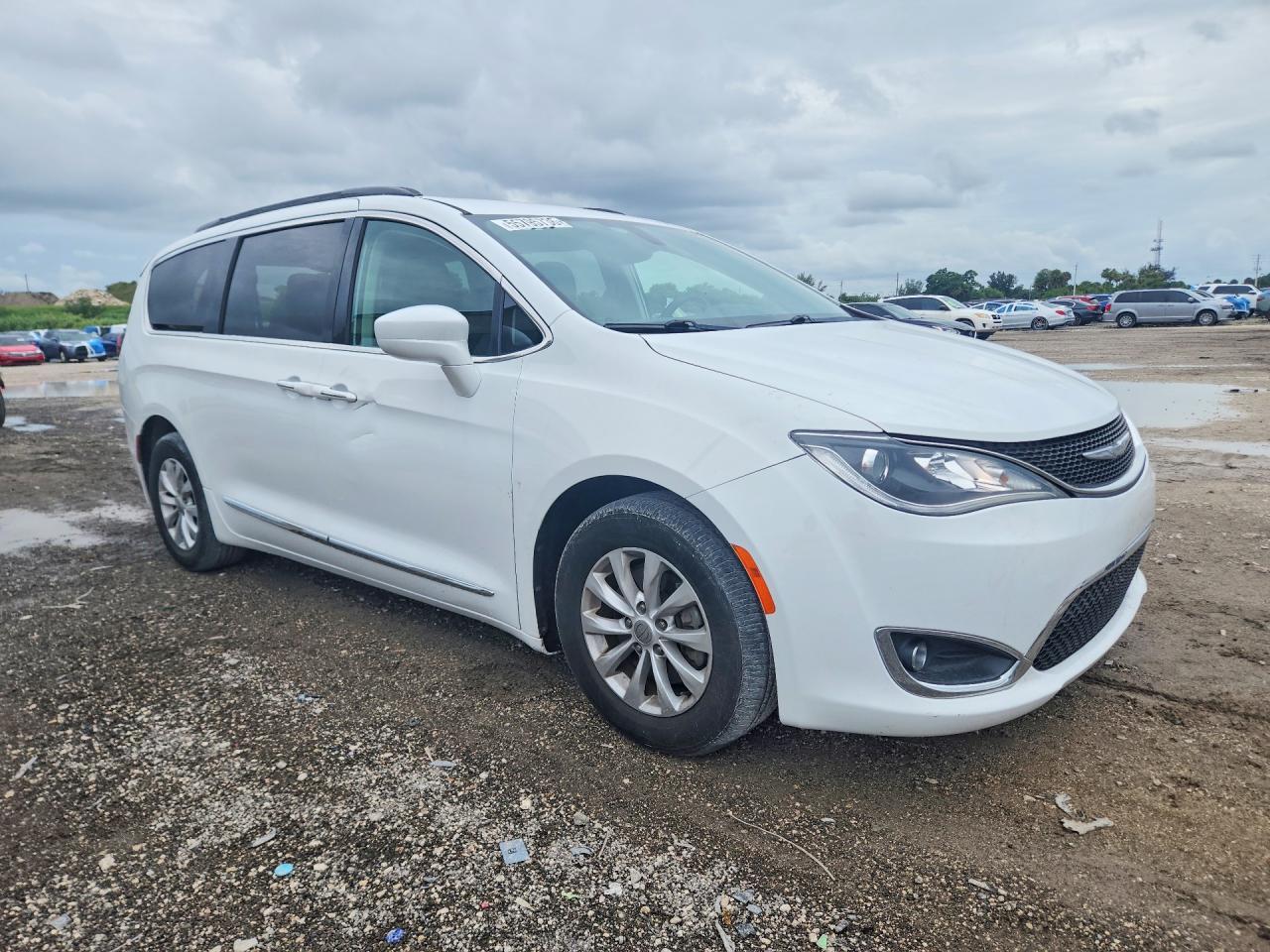 2017 Chrysler Pacifica Touring L - zdjęcie 4