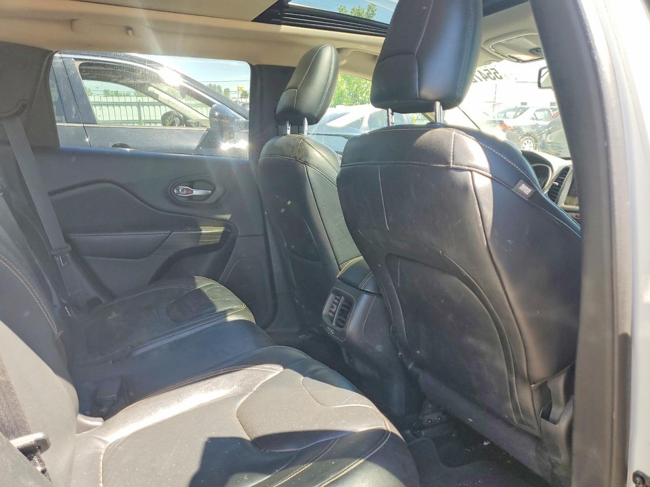 2015 Jeep Cherokee Limited - zdjęcie 11