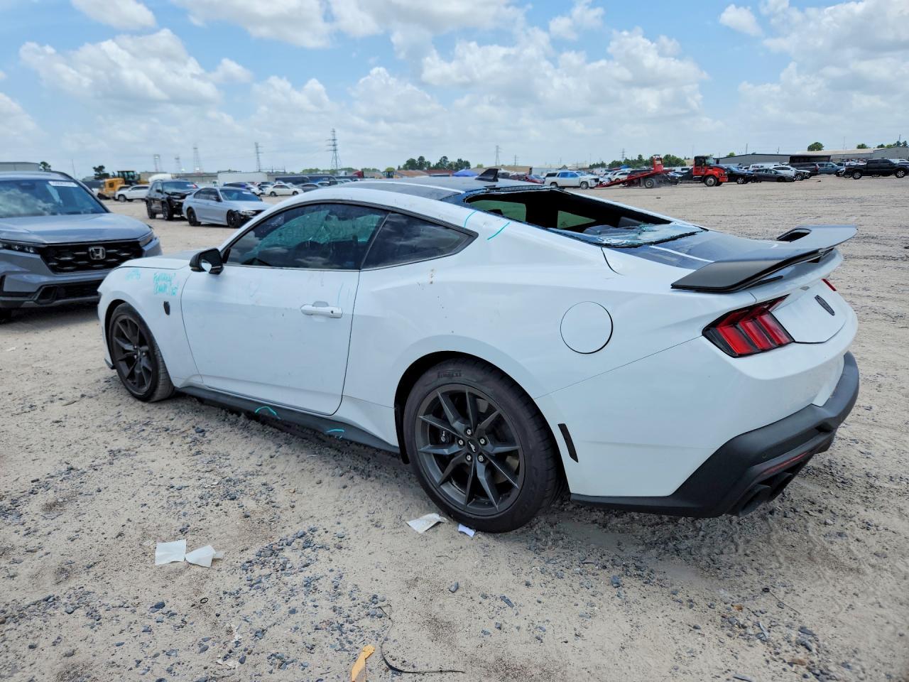 2024 Ford Mustang Dark Horse - zdjęcie 2