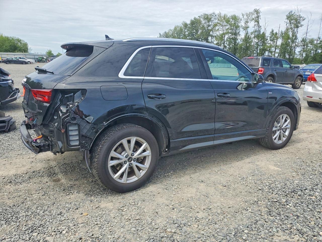 2025 Audi Q3 Premium S Line 45 - zdjęcie 3