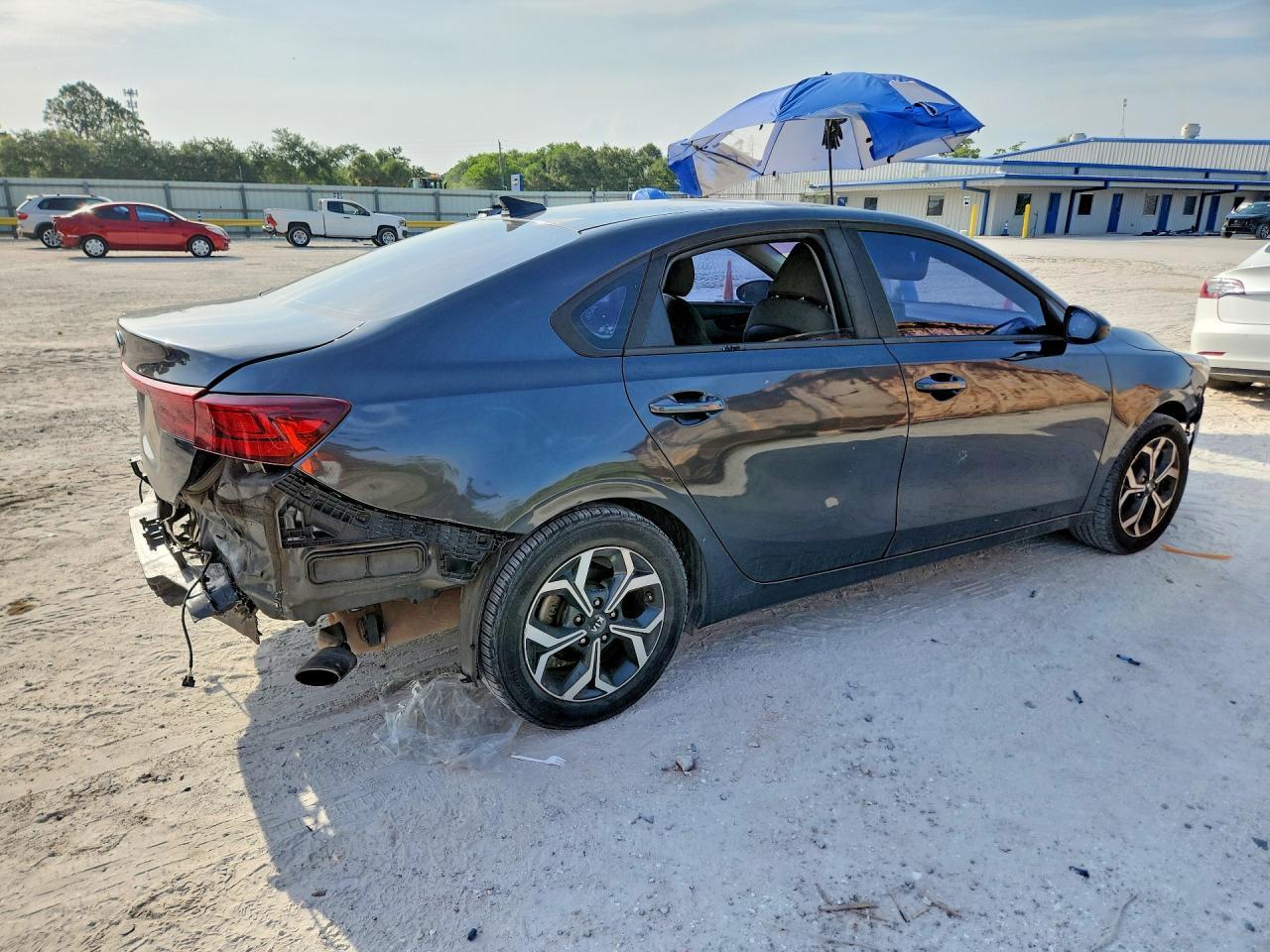 2019 Kia Forte Lxs - zdjęcie 3