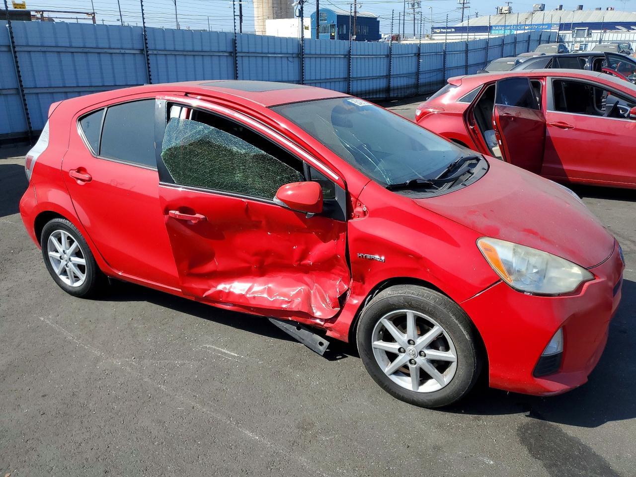 2014 Toyota Prius C Three - zdjęcie 4