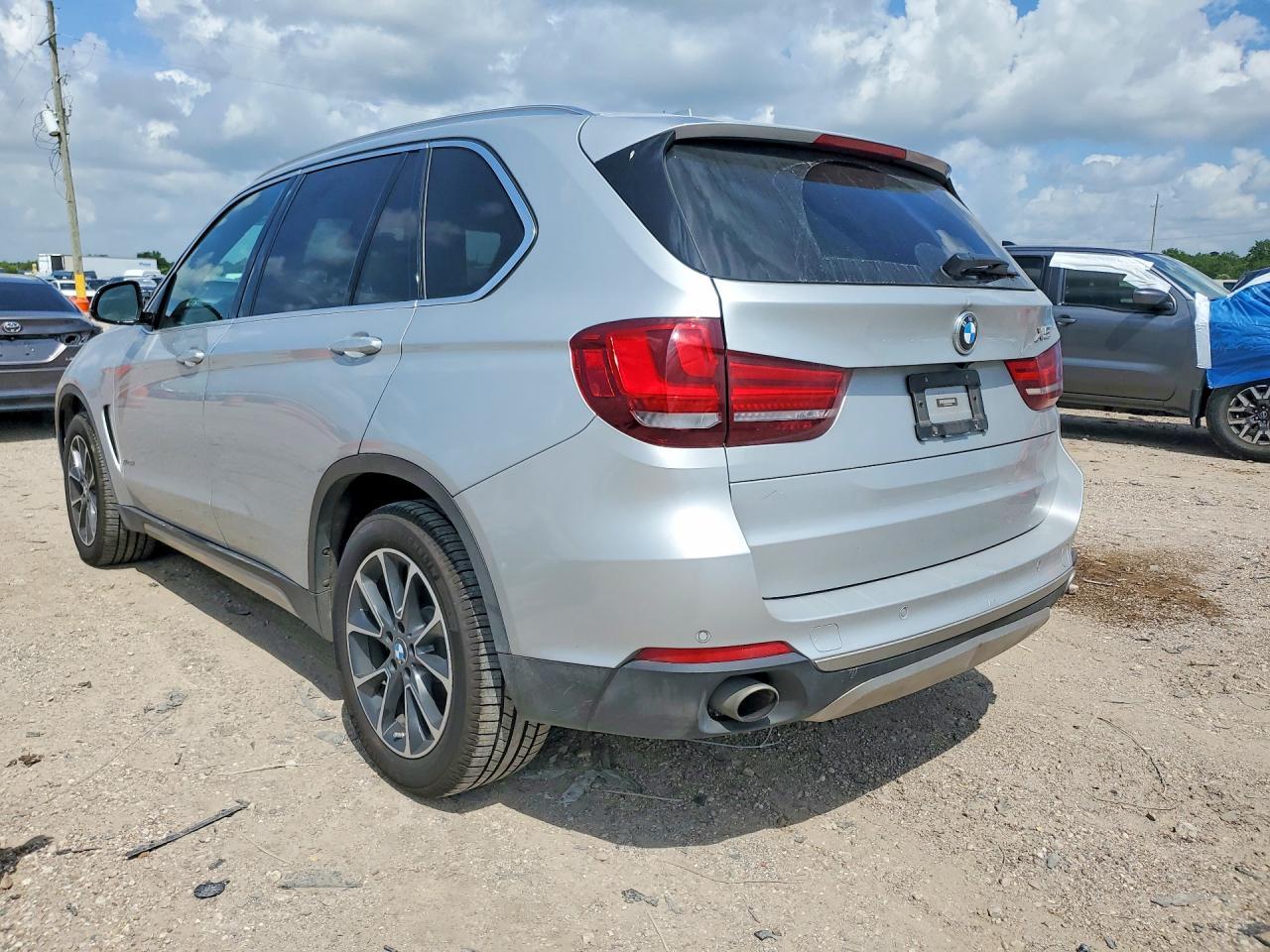 2017 BMW X5 xDrive35I - zdjęcie 2