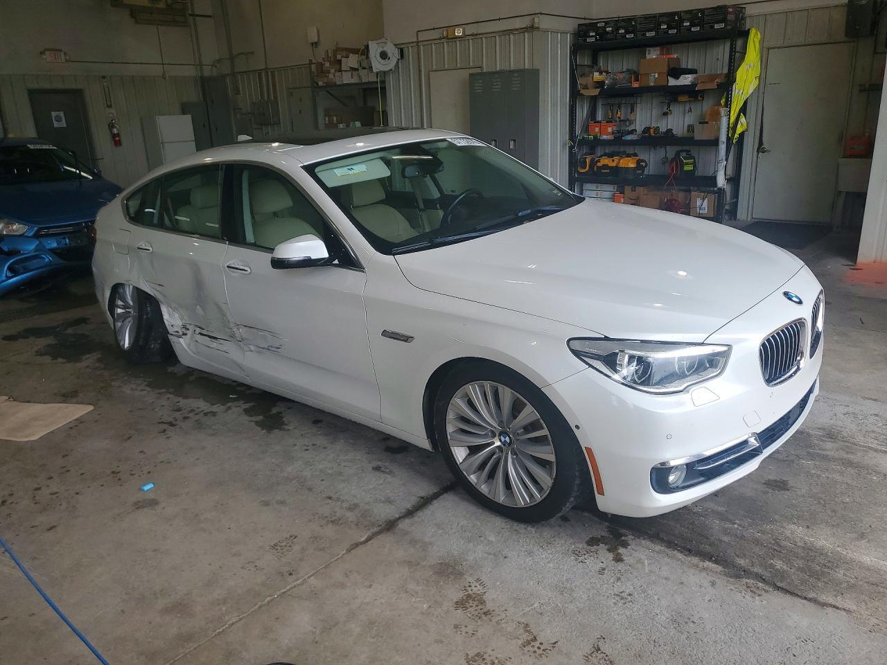 2014 BMW Seria 5 550i - zdjęcie 4