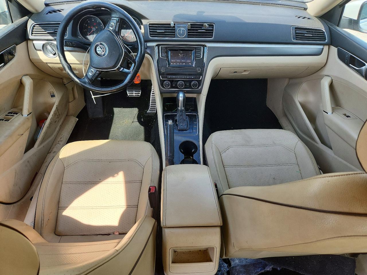 2016 Volkswagen Passat S - zdjęcie 8