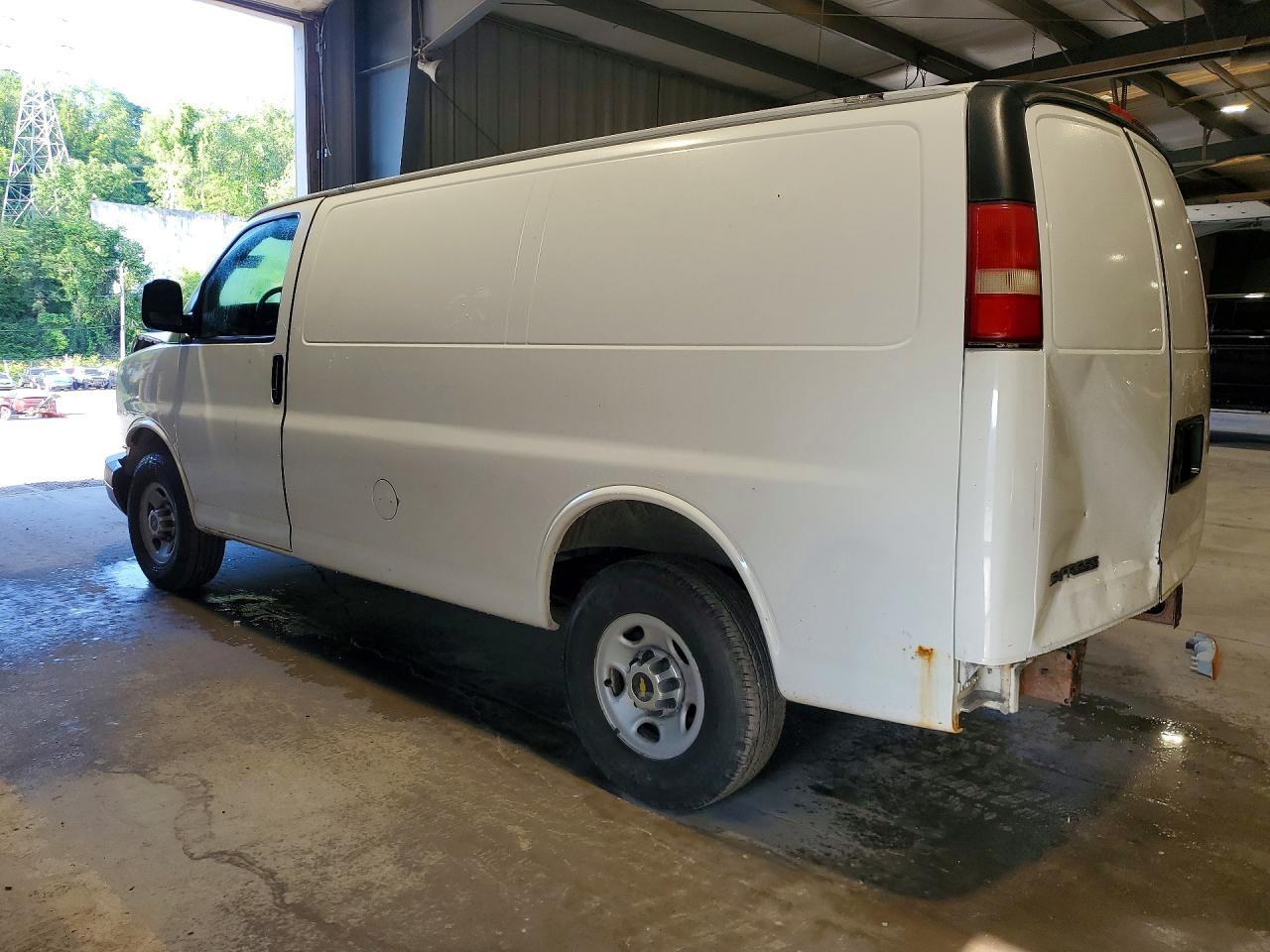 2014 Chevrolet Express G2500 - zdjęcie 2