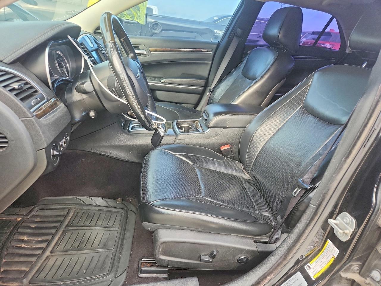 2016 Chrysler 300C - zdjęcie 7