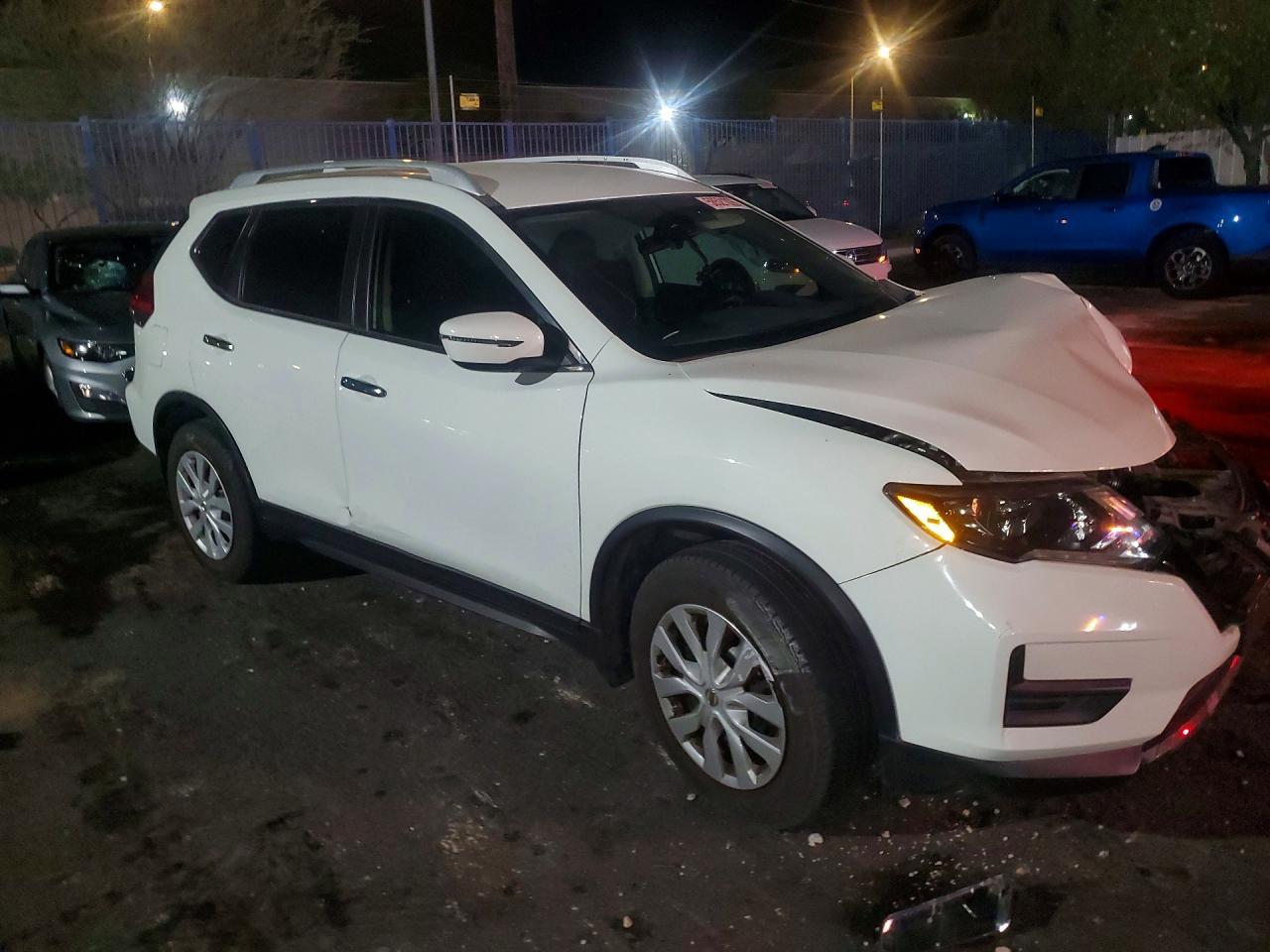 2017 Nissan Rogue S - zdjęcie 4