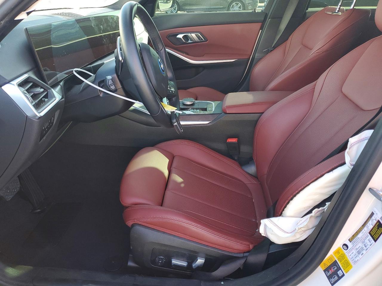 2023 BMW 330Xe - zdjęcie 7