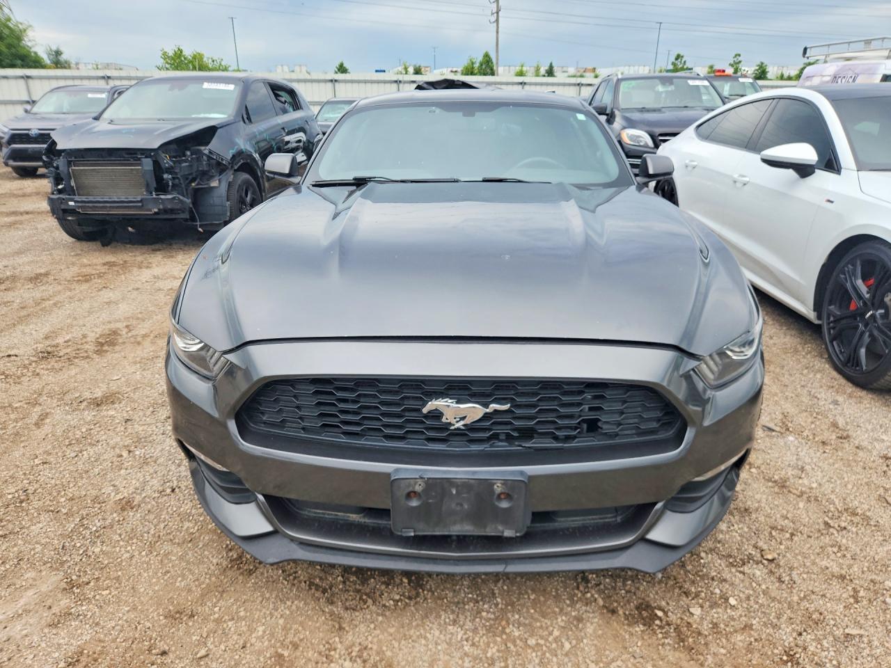 2015 Ford Mustang - zdjęcie 5