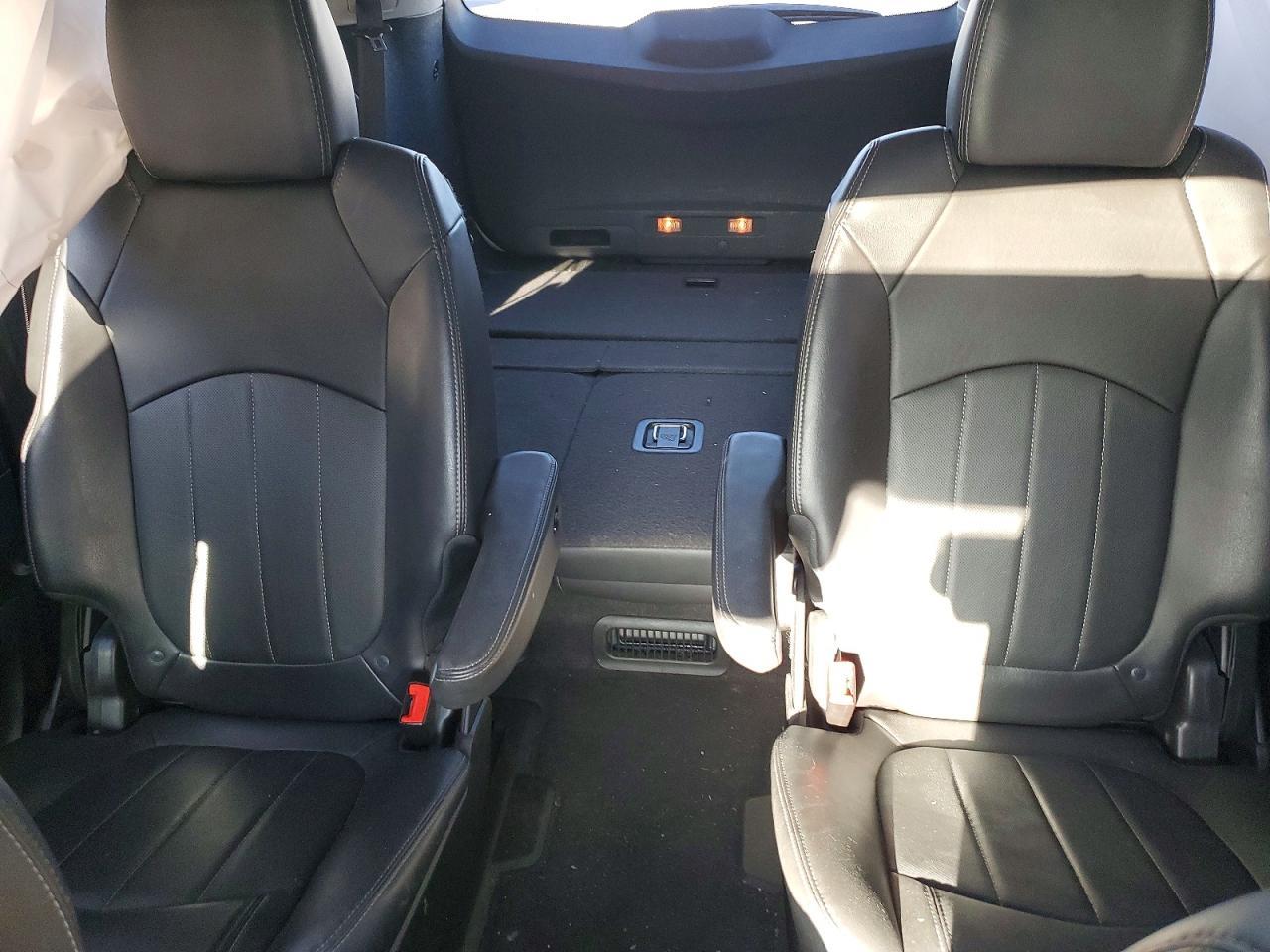 2017 Chevrolet Traverse Premier - zdjęcie 10
