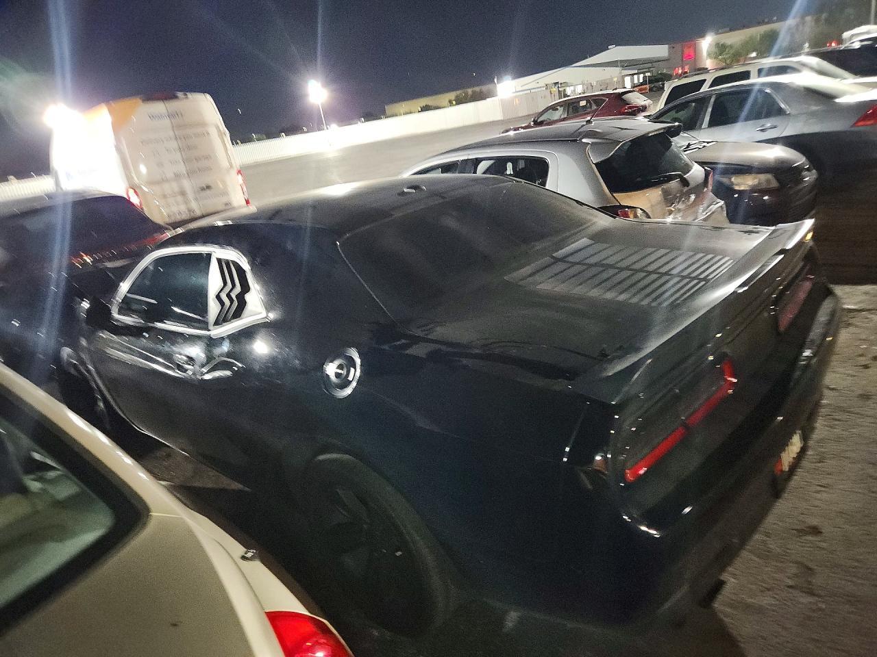 2017 Dodge Challenger R/T - zdjęcie 2