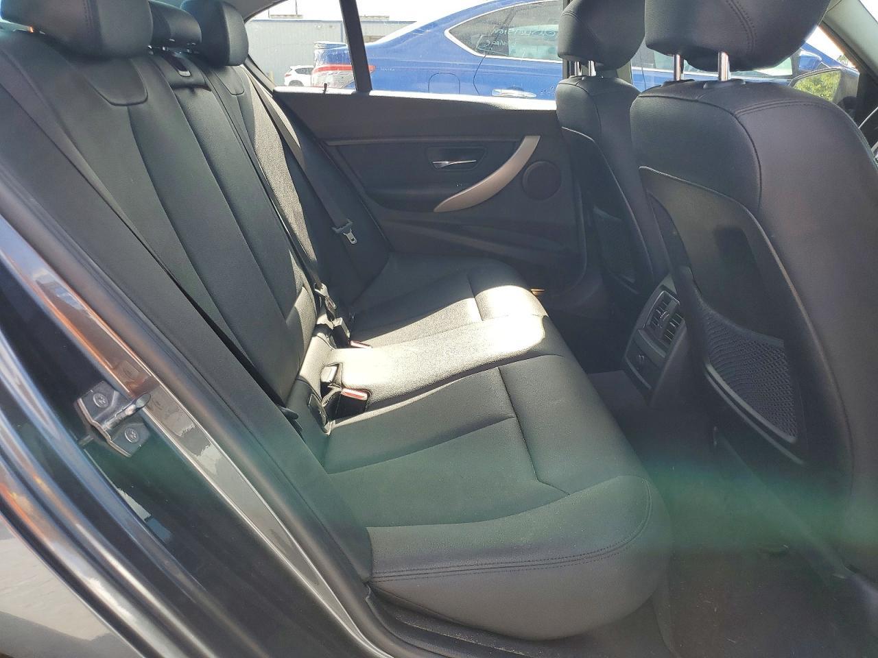 2018 BMW 320 Xi - zdjęcie 10