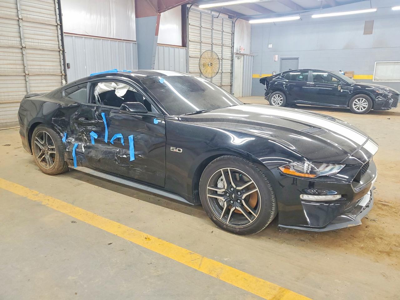 2019 Ford Mustang Gt - zdjęcie 4