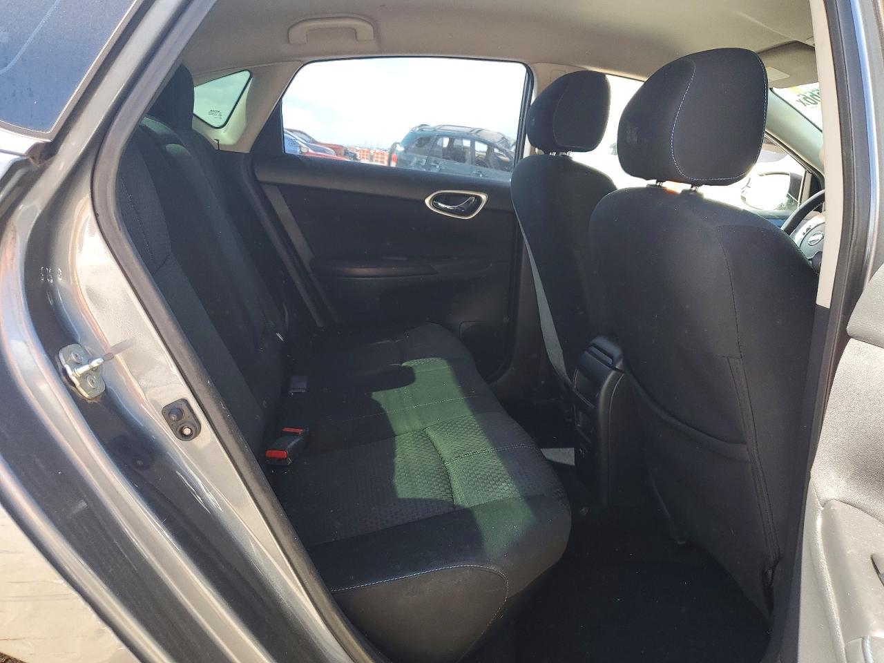 2019 Nissan Sentra Sr - zdjęcie 10