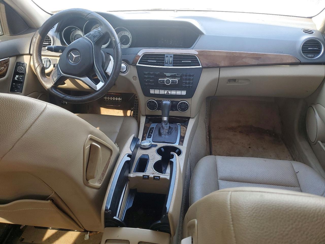2014 Mercedes-Benz C 250 - zdjęcie 8