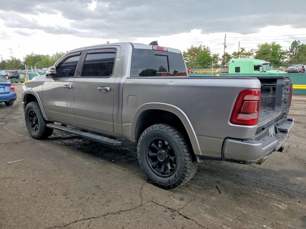 2020 Ram 1500 Laramie - zdjęcie 2