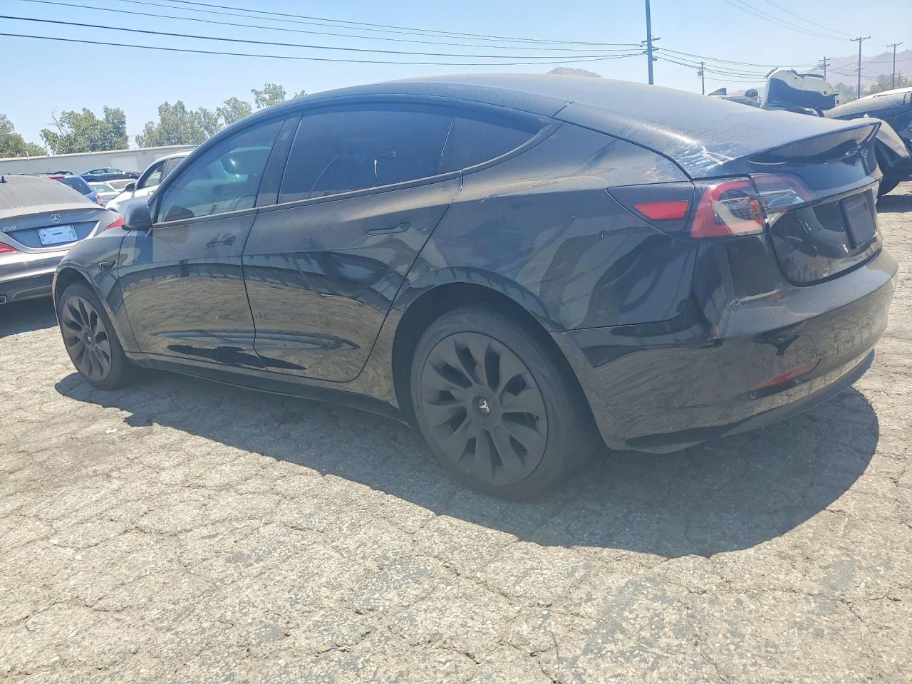 2023 Tesla Model 3 - zdjęcie 2
