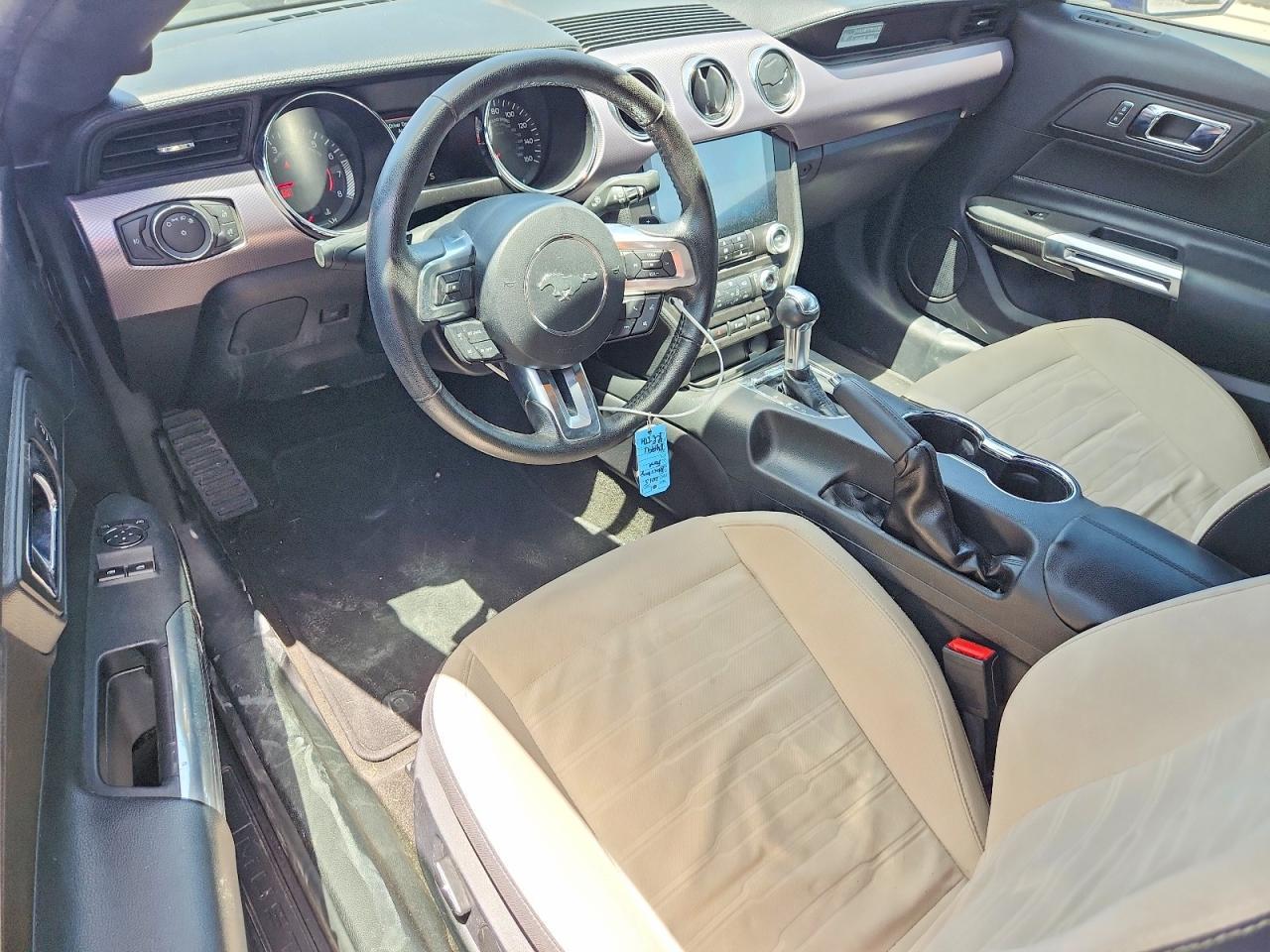 2015 Ford Mustang - zdjęcie 8
