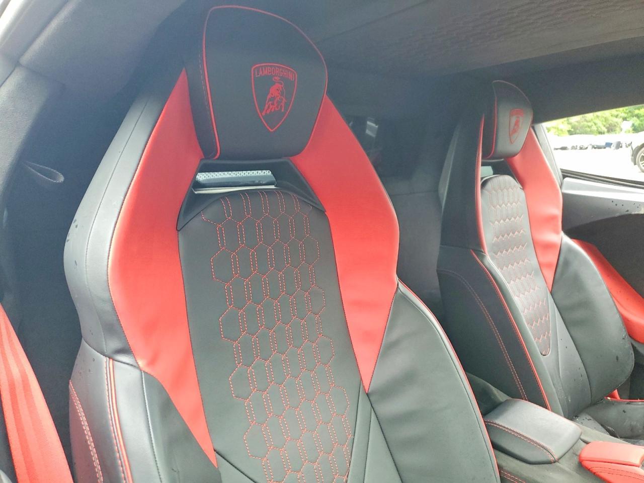 2025 Lamborghini Revuelto - zdjęcie 10
