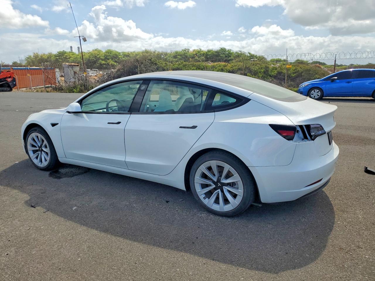 2023 Tesla Model 3 - zdjęcie 2