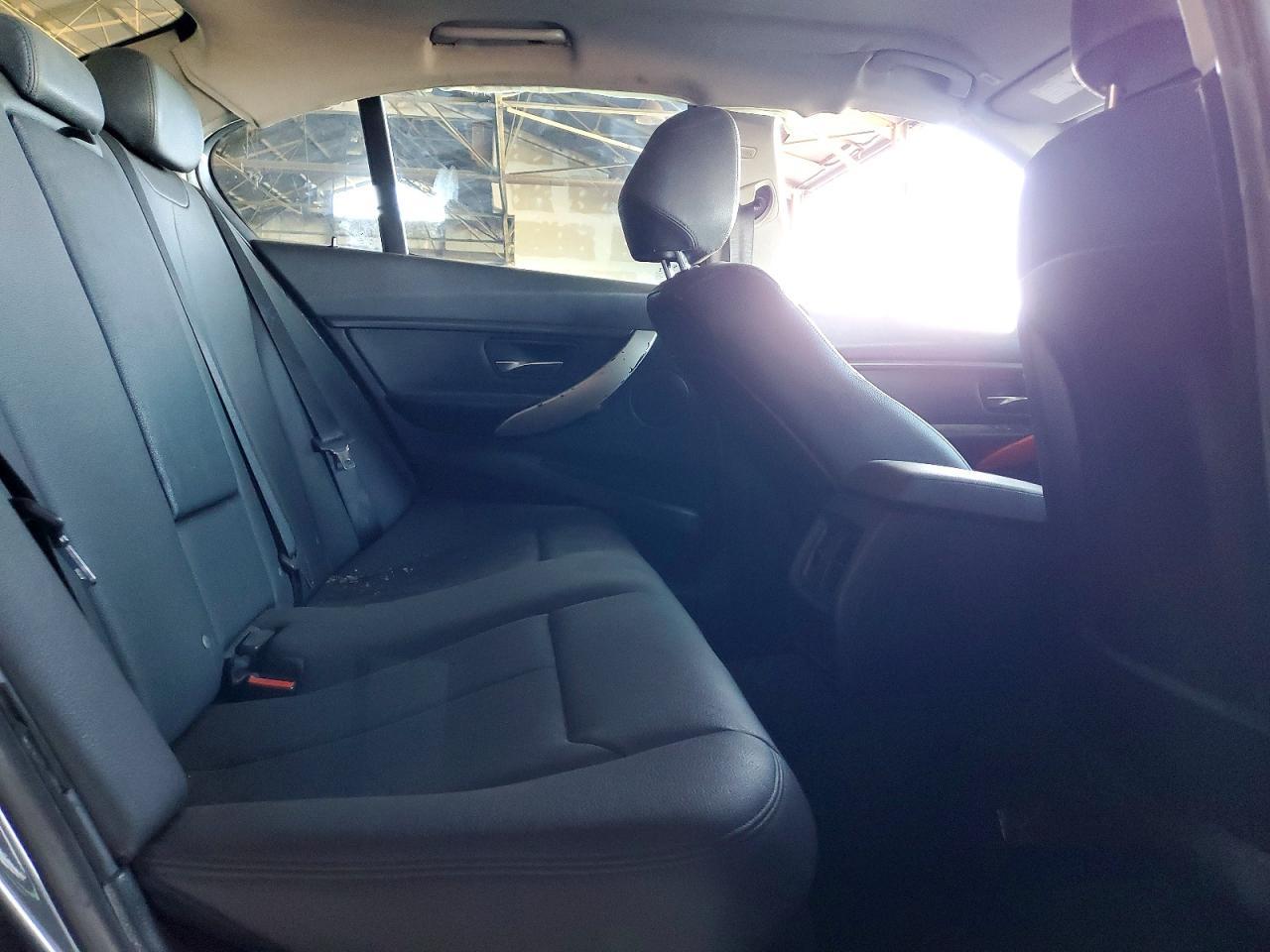 2015 BMW 320 I - zdjęcie 10
