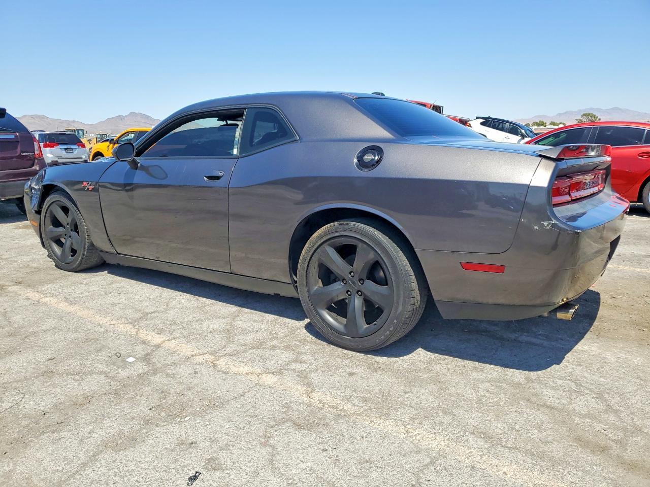 2013 Dodge Challenger R/T - zdjęcie 2