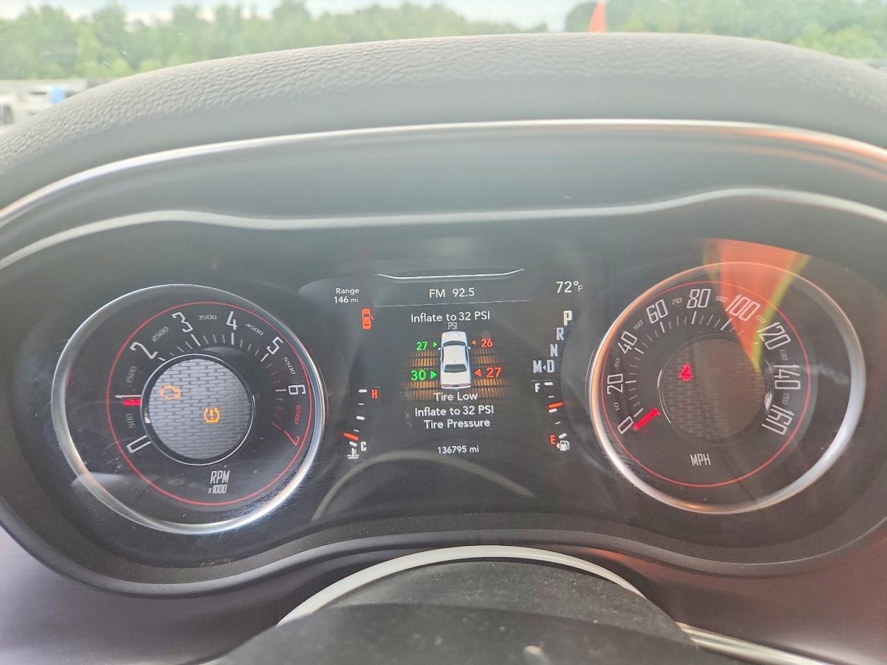 2017 Dodge Challenger Sxt - zdjęcie 9