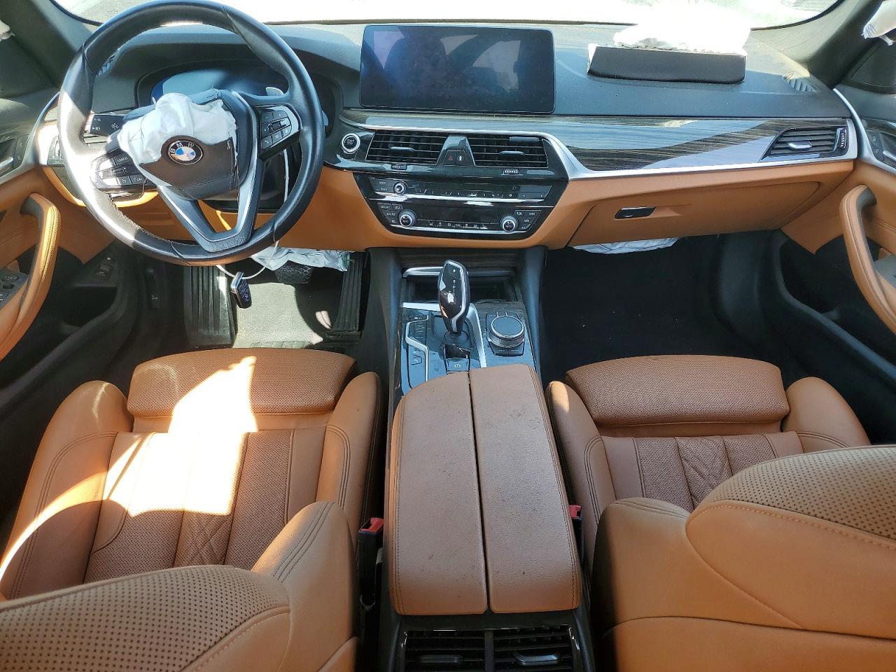 2021 BMW 530E - zdjęcie 8