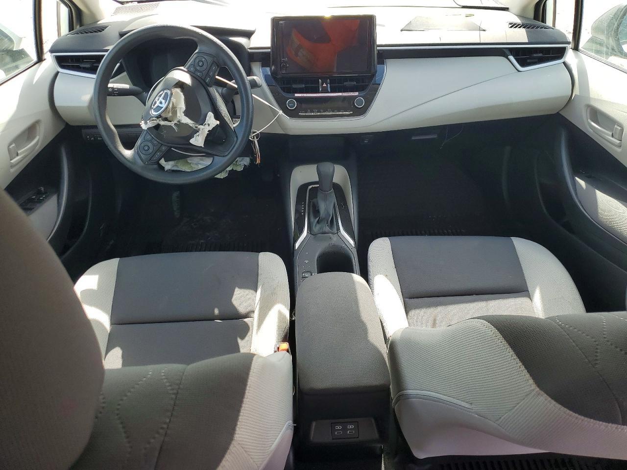 2026 Toyota Corolla Le - zdjęcie 8