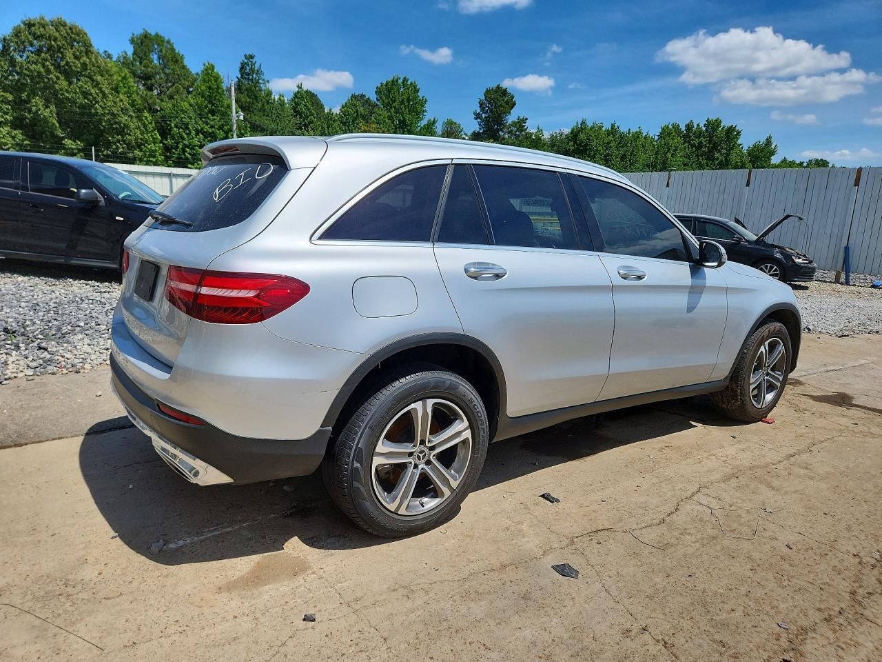 2017 Mercedes-Benz Glc 300 - zdjęcie 3