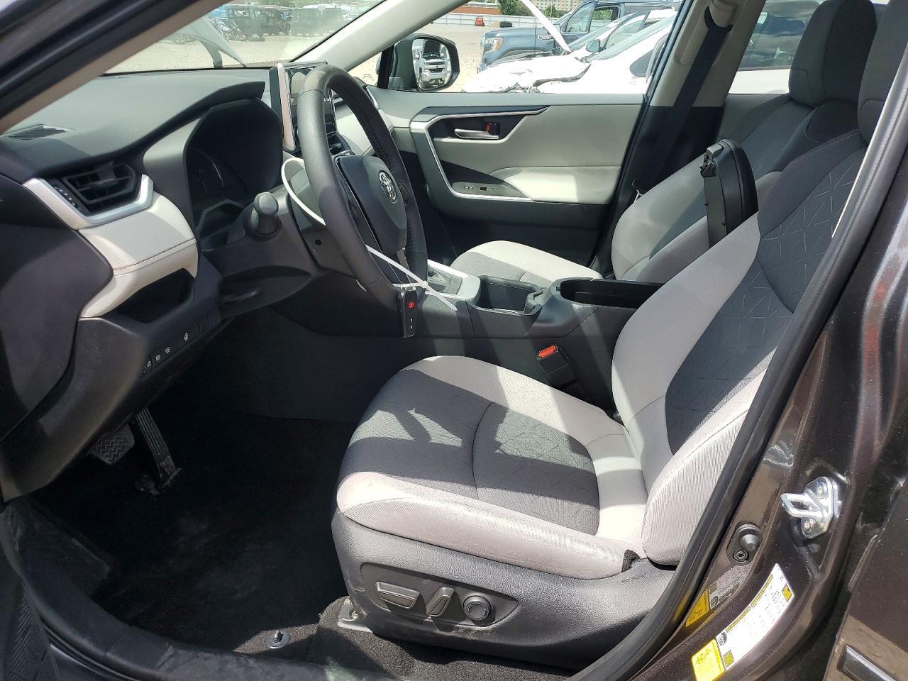 2025 Toyota Rav4 Xle - zdjęcie 7