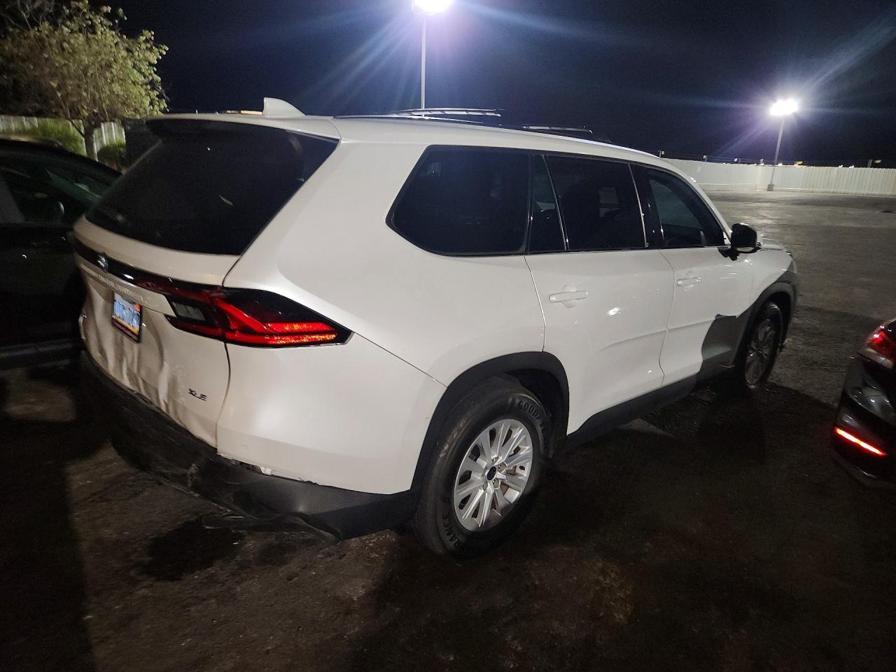 2024 Toyota Grand Highlander Xle - zdjęcie 3