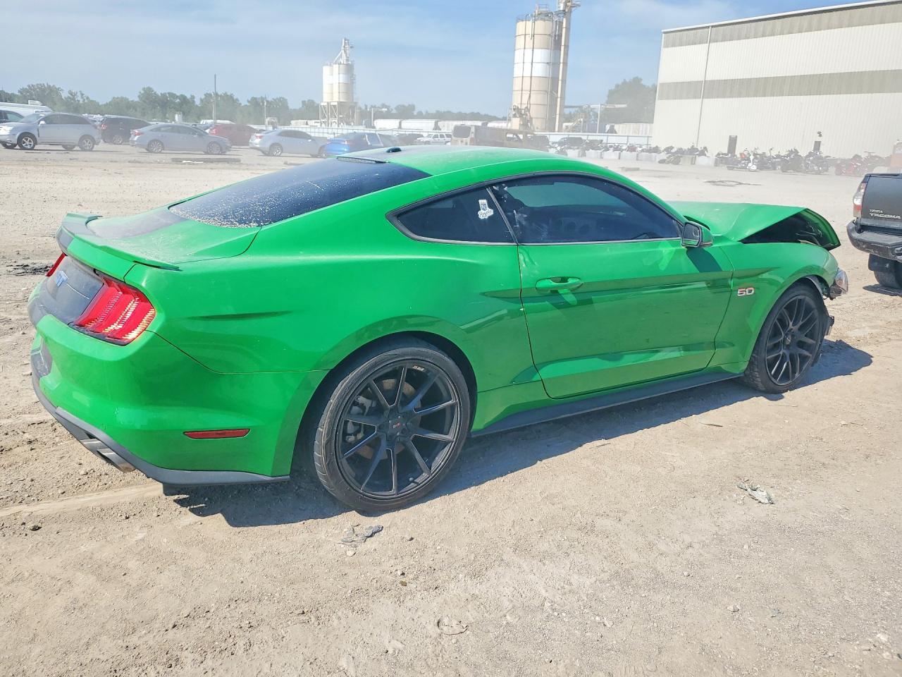 2019 Ford Mustang - zdjęcie 3