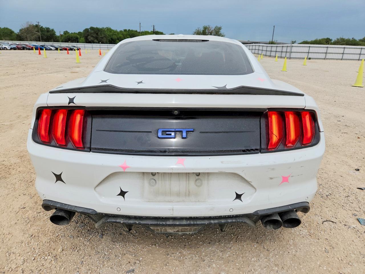 2020 Ford Mustang Gt - zdjęcie 6