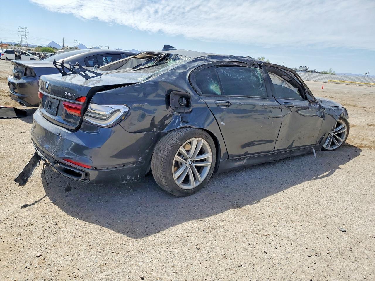 2016 BMW 750 Xi - zdjęcie 3