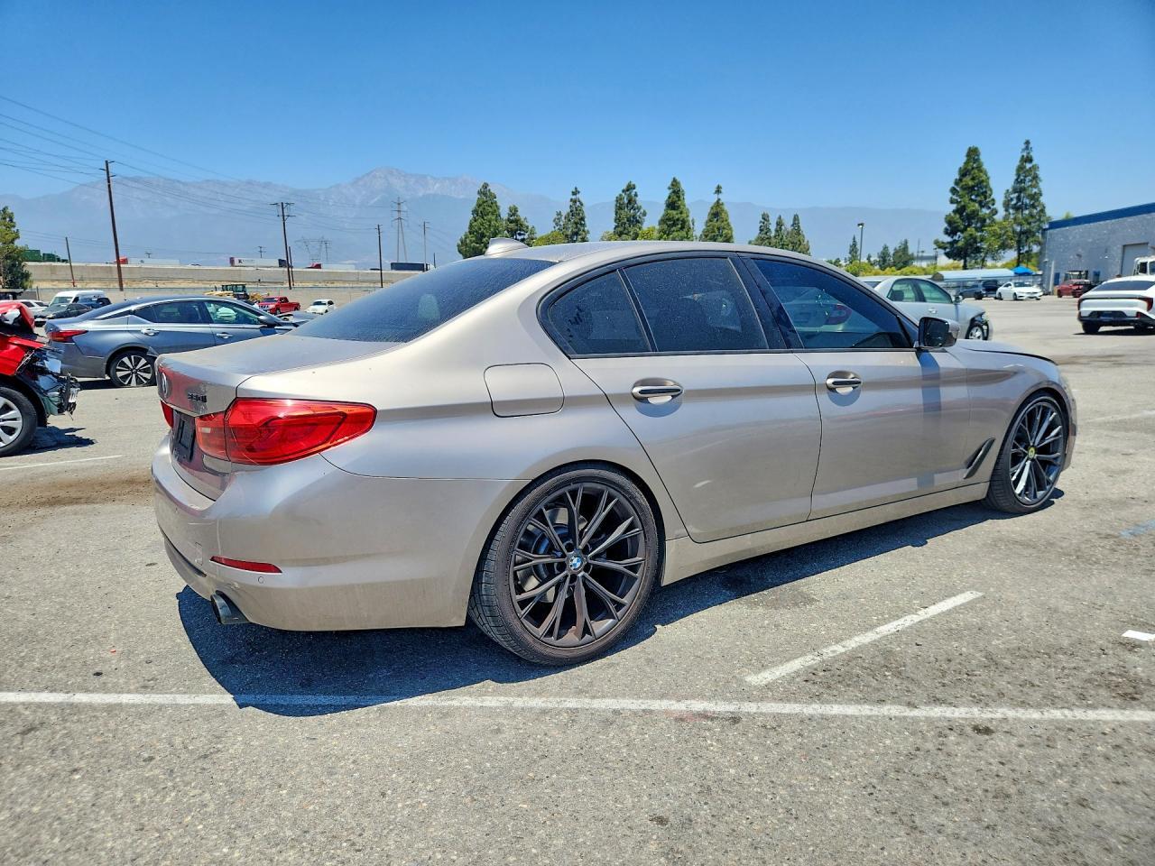 2017 BMW 530 I - zdjęcie 3