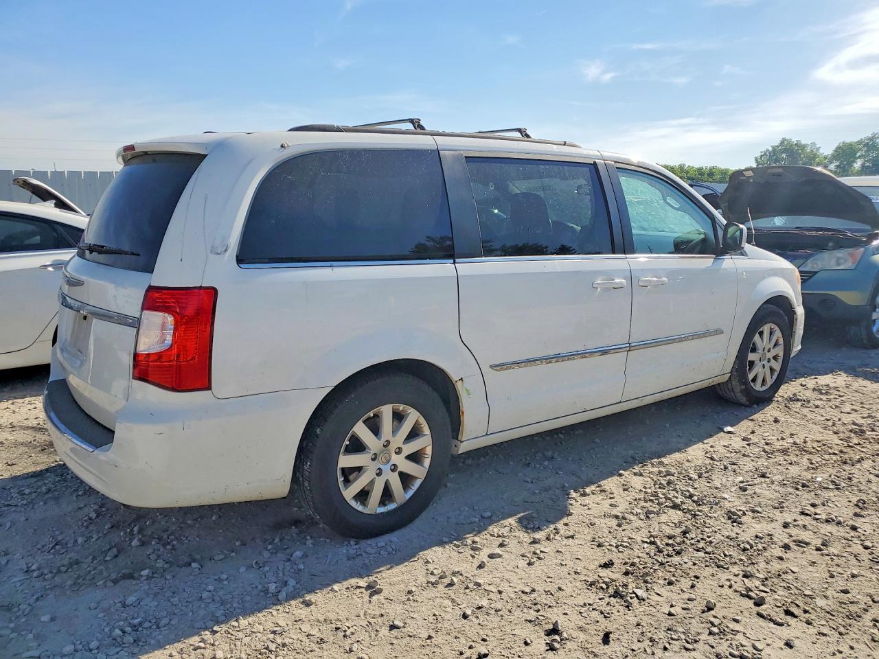 2015 Chrysler Town & Country Touring - zdjęcie 3