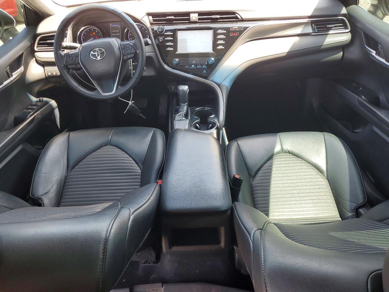 2019 Toyota Camry Se - zdjęcie 8