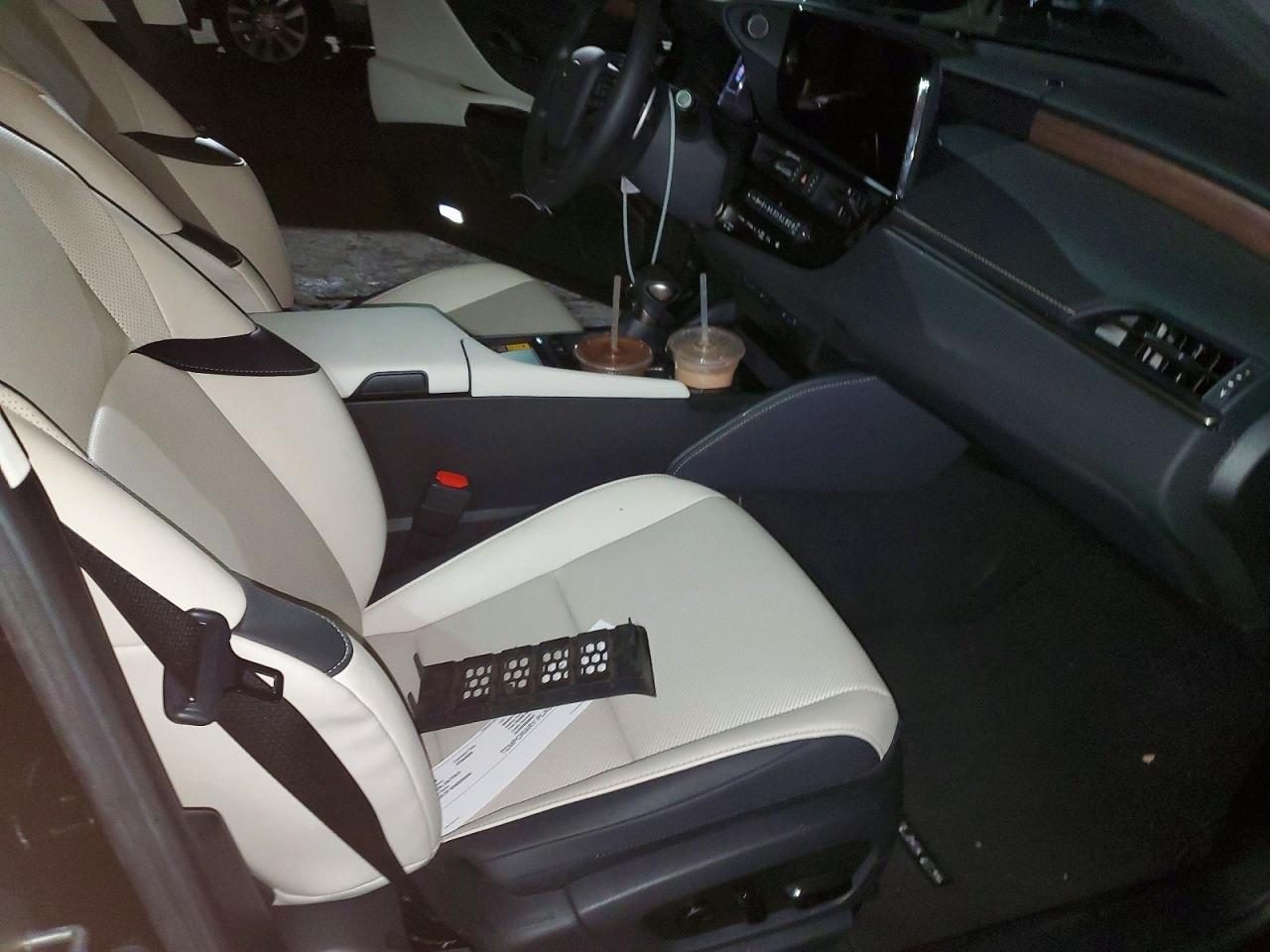 2025 Lexus Es 300H Base - zdjęcie 13