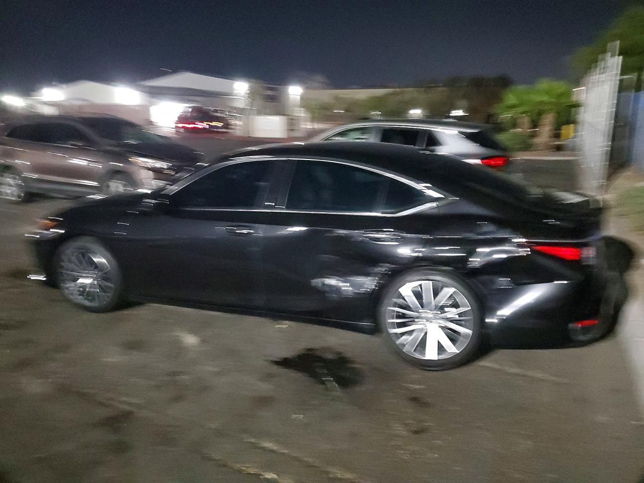 2025 Lexus Es 300H Base - zdjęcie 2