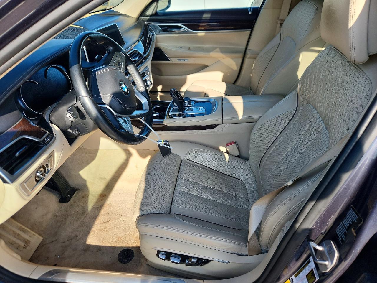 2016 BMW 740 I - zdjęcie 7