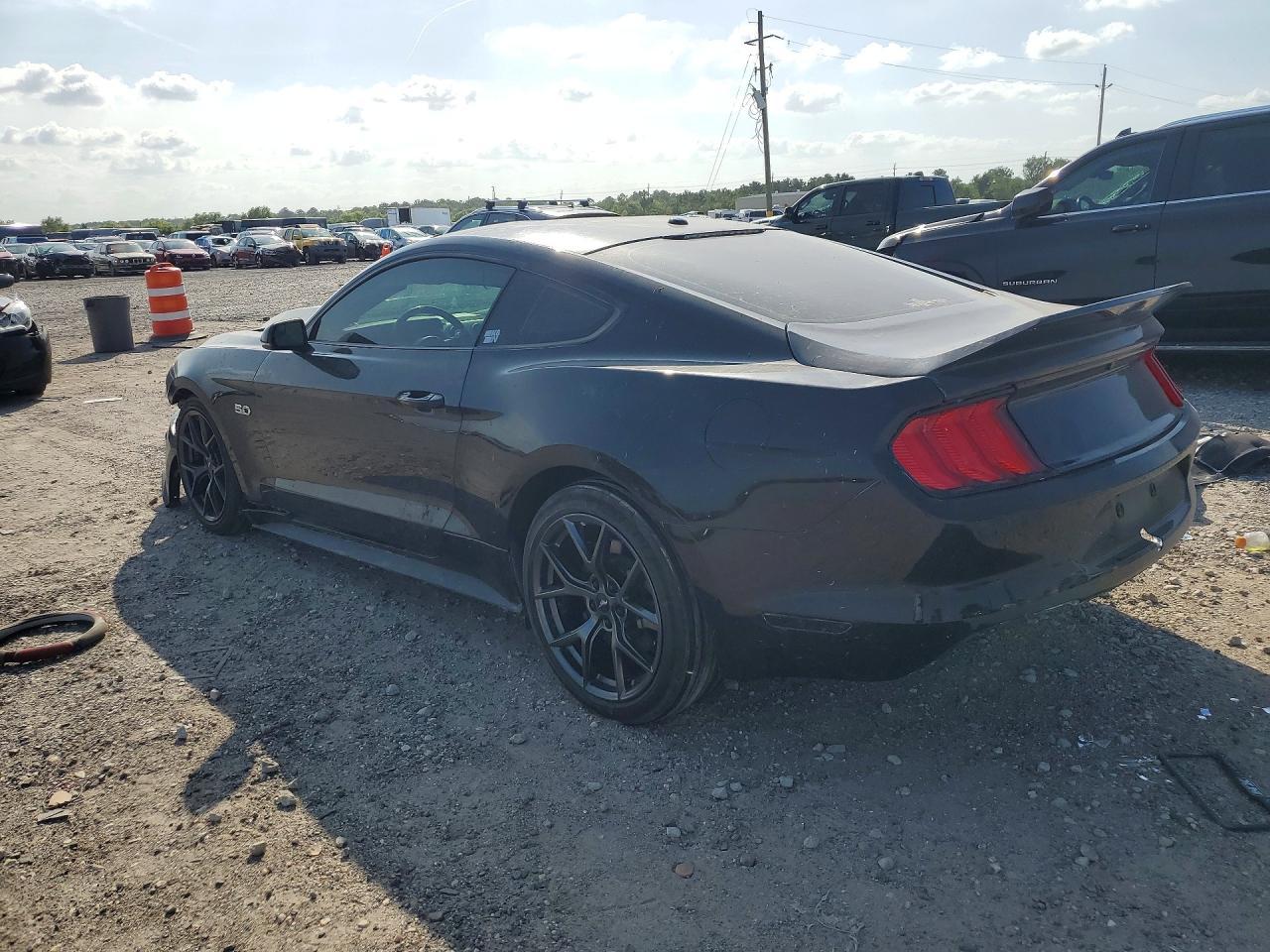 2019 Ford Mustang Gt - zdjęcie 2