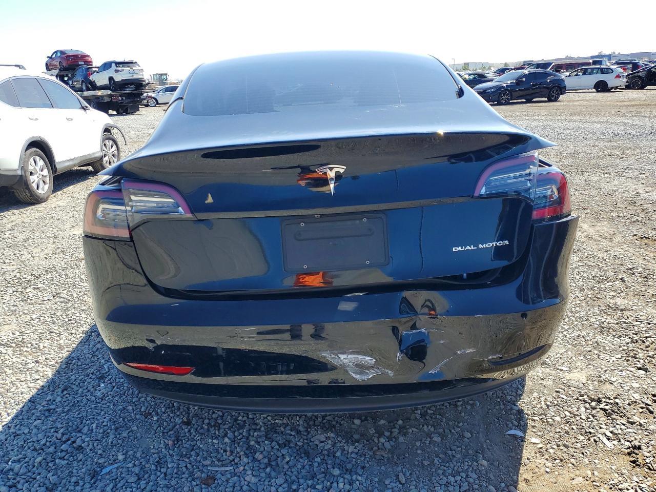 2022 Tesla Model 3 - zdjęcie 6