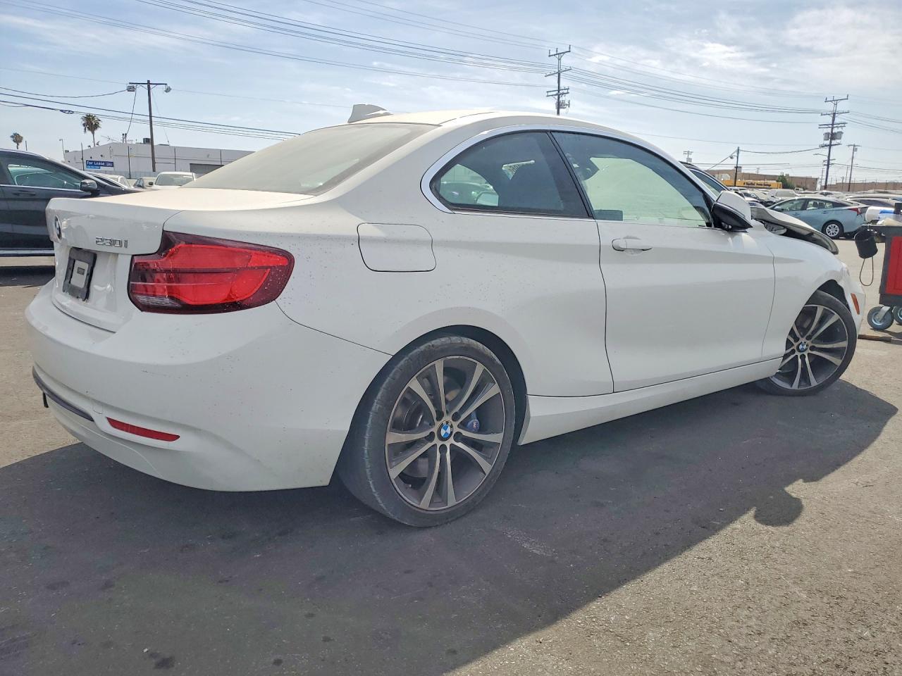 BMW Seria 2 - zdjęcie 3